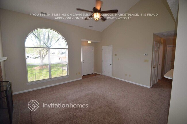 Foto del edificio - 4301 Emerald Ln