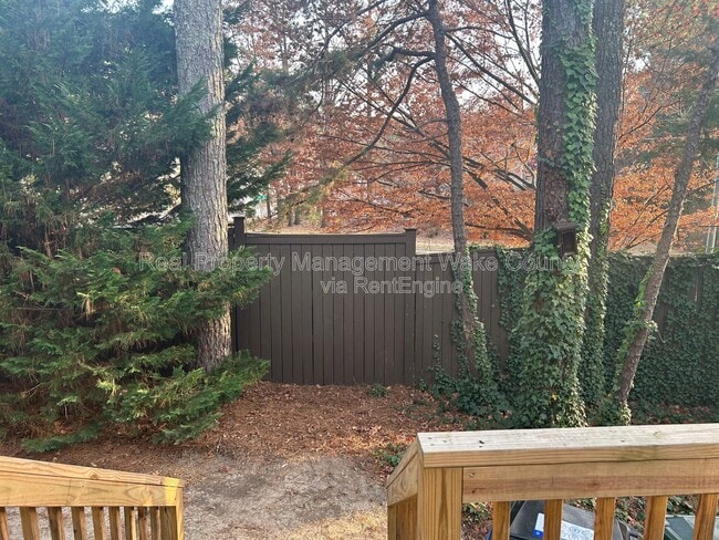 Foto del edificio - 739 Benchmark Dr