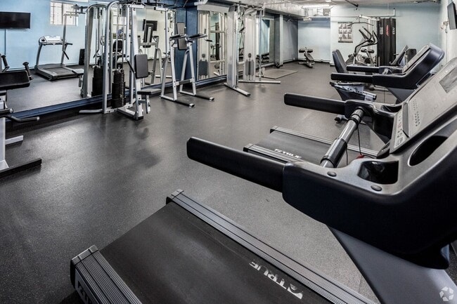 Interior Photo - 6500 Yucca Street