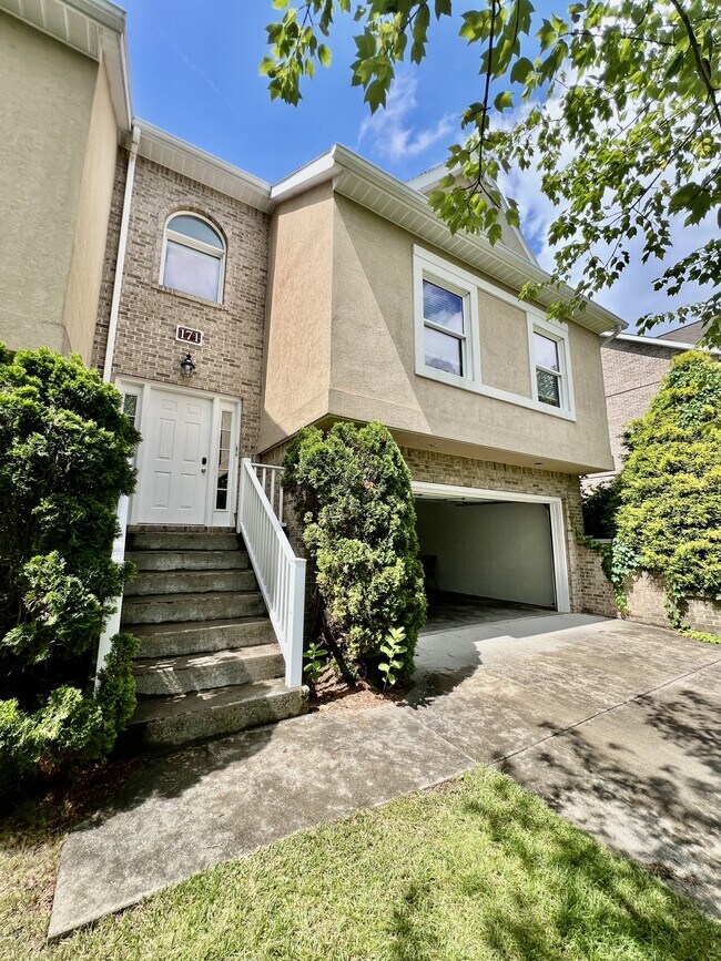 Building Photo - 171 Windwood Dr