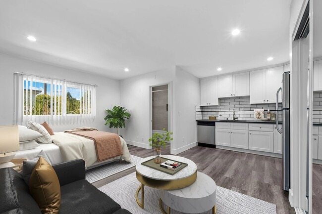 Building Photo - 1240 W 29th St