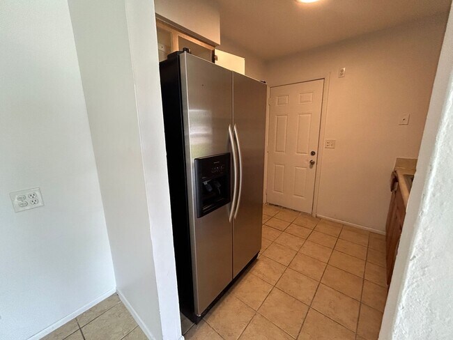 Foto del edificio - 4168-4170 Pine Drop Lane