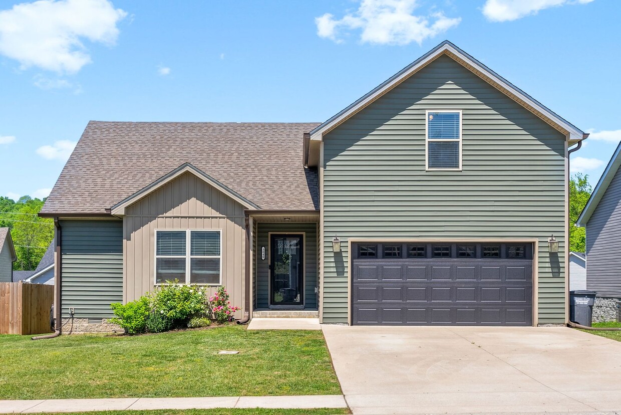 Primary Photo - 3 bedroom Pet Friendly Home For Rent Near ...