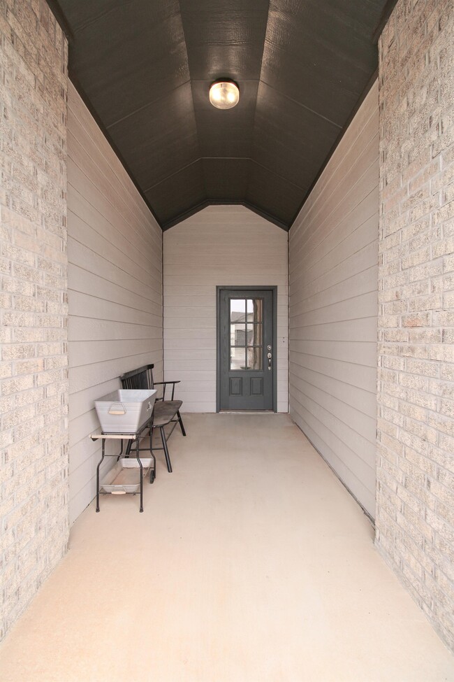 Building Photo - 3608 Shutter Ridge Dr