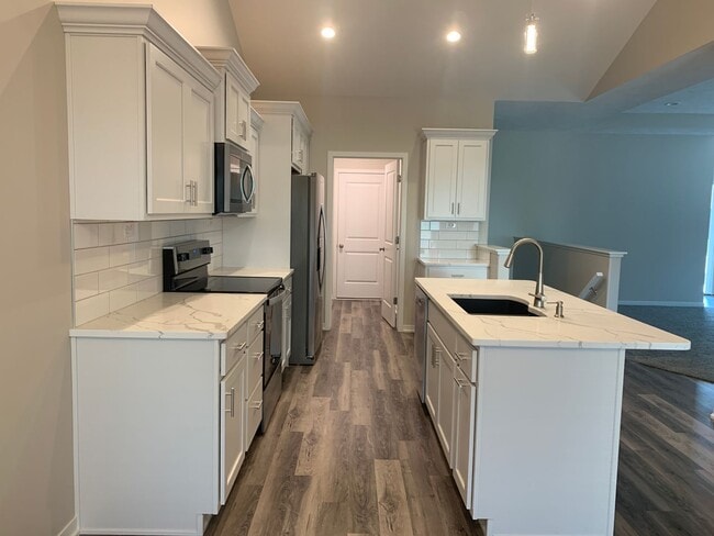 Building Photo - Located in SE Lincoln! Newer ranch townhome with 2 stall garage. Spacious 3 bedrooms/3 bathroom, ...