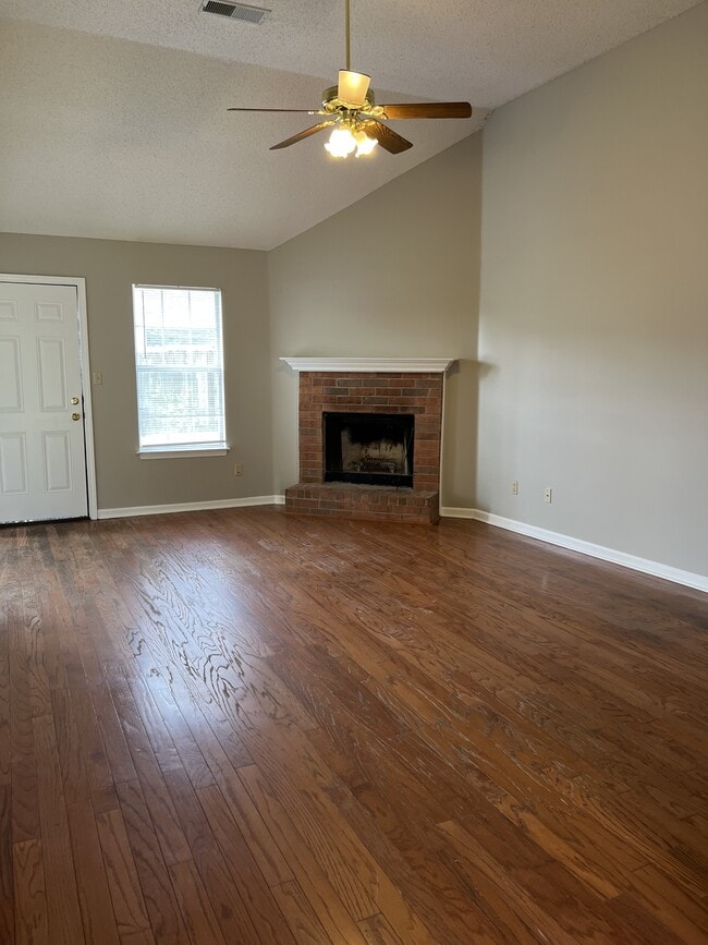 Building Photo - 9593 Daly Dr
