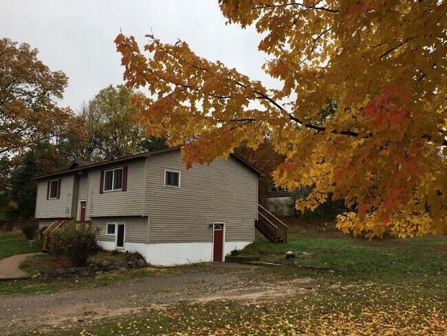 Entrada - 3823 Leeside Ln