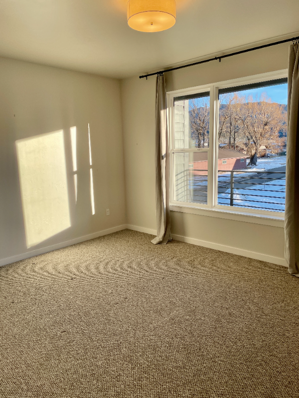 Foto del edificio - 2222 Willow Dr