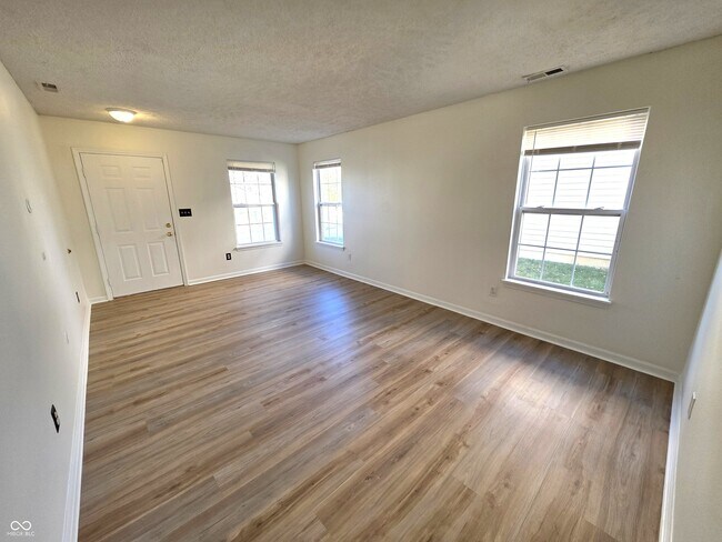 Foto del edificio - 11329 Smoothbark Dr