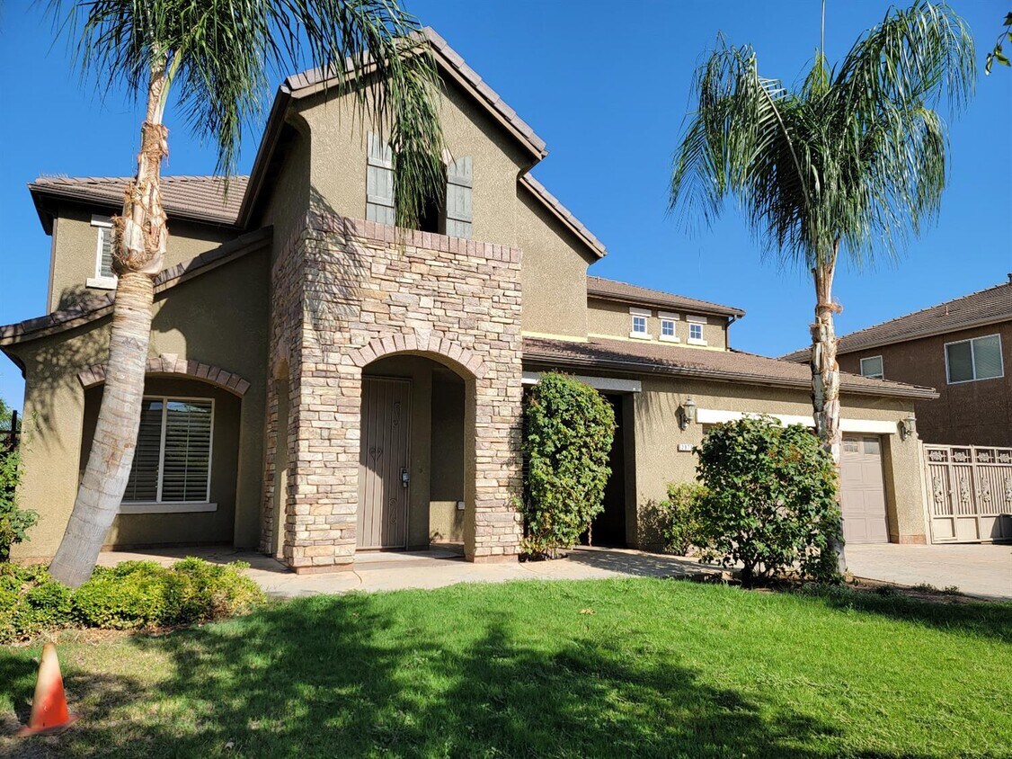 Foto principal - 2873 Whitmore Ave