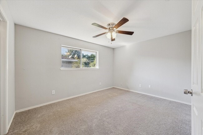 Building Photo - 6022 Meadowbrook