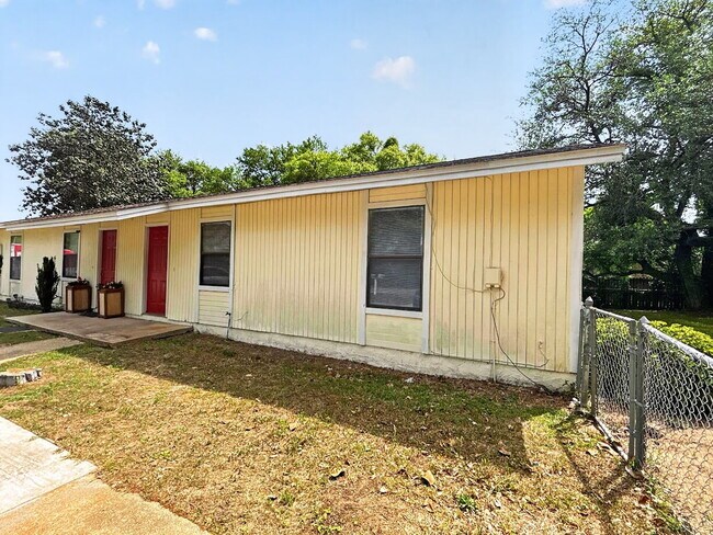 Foto del edificio - "Charming 2-Bedroom Retreat  in Mary Esther, FL!"