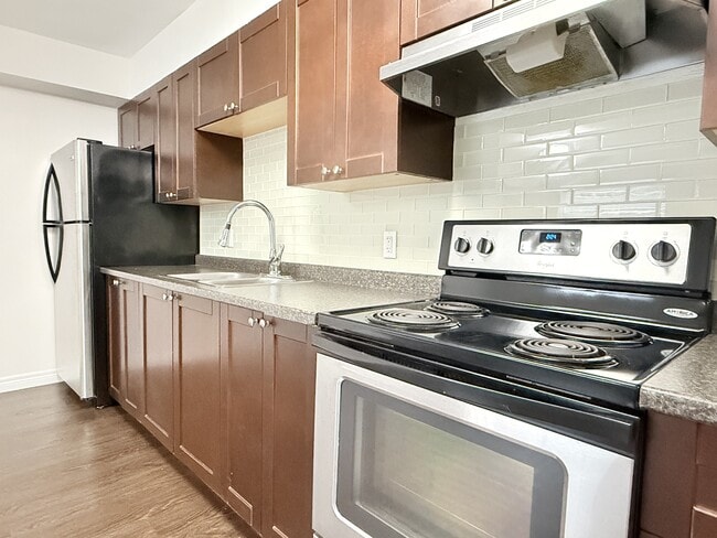 Building Photo - 20 Bradmon Dr