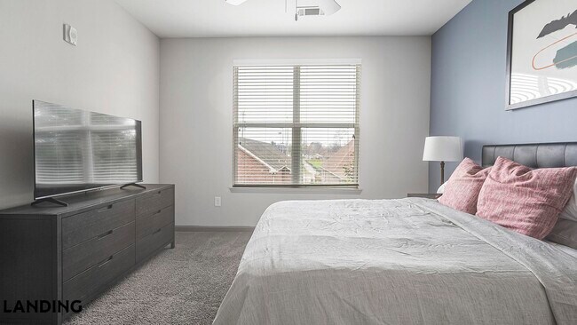 Foto del edificio - 225 Walden Village Ln