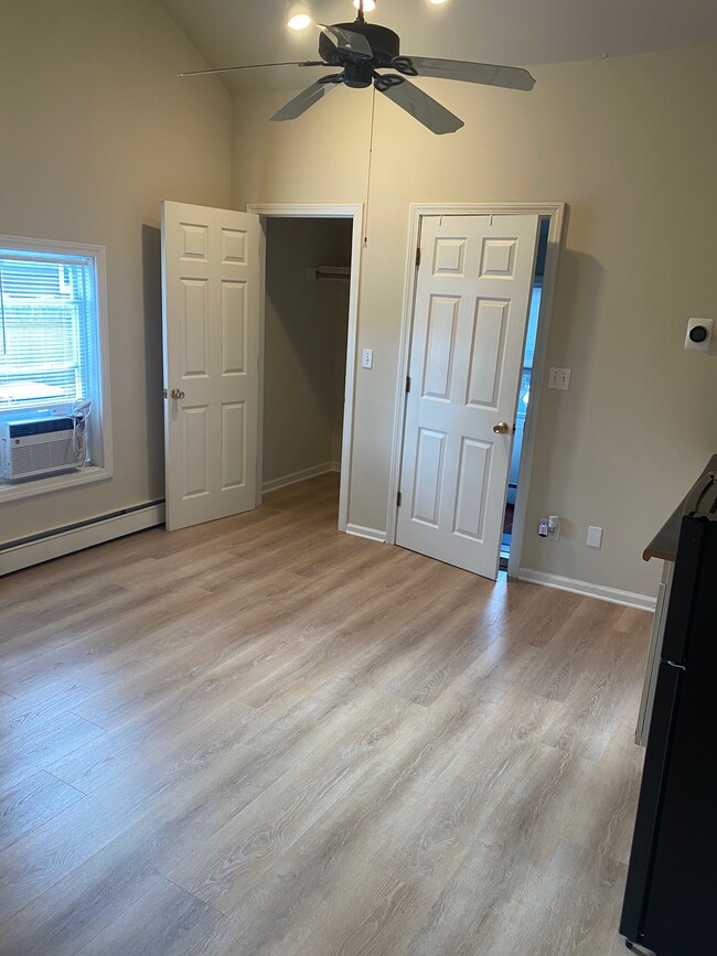 vestidor - 11 Smith Dr