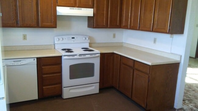 kitchen - 706 S Fourth St