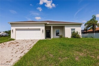 Building Photo - 870 Columbia St