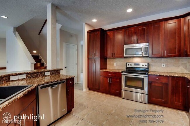 Building Photo - 5 br, 3.5 bath House - 881 Arbormoor Pl UNIT