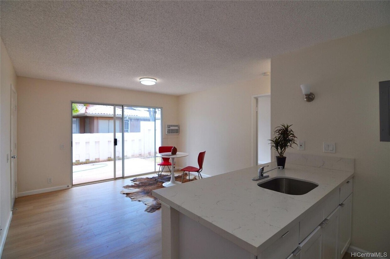 Primary Photo - Available Now- 1bd/1ba unit with 1 parking...