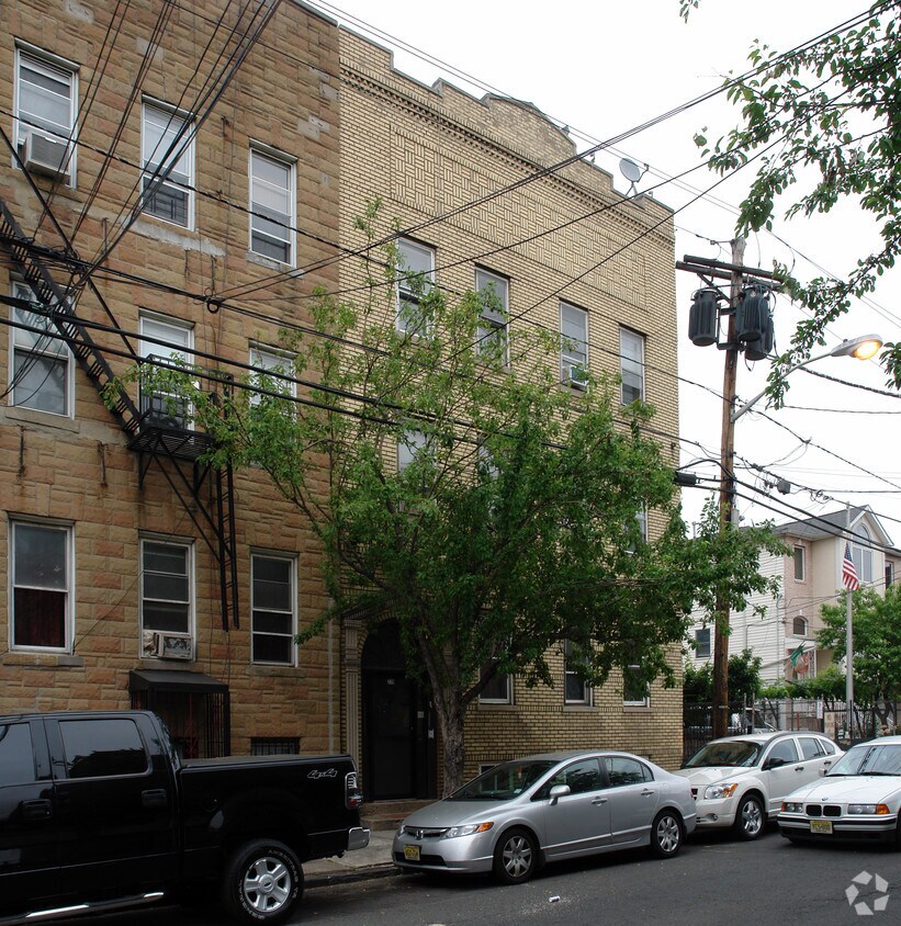 Building Photo - 270 E Kinney St