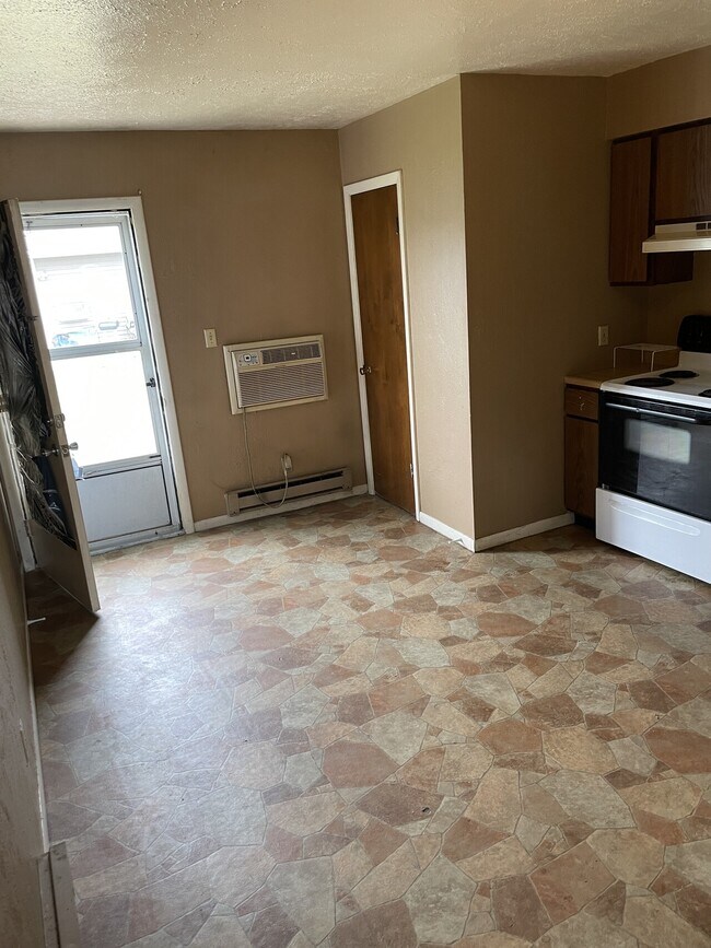 Building Photo - 225 S 4 Unit