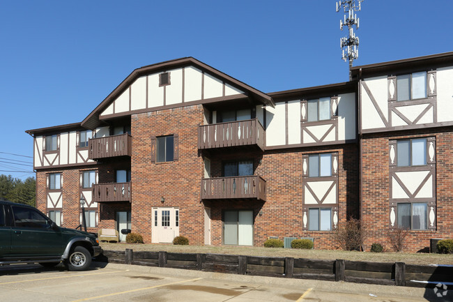 Building Photo - Lakewood Flats and Townhomes