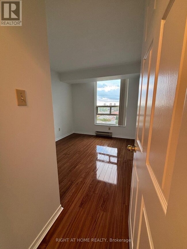 Building Photo - 250 Webb Dr