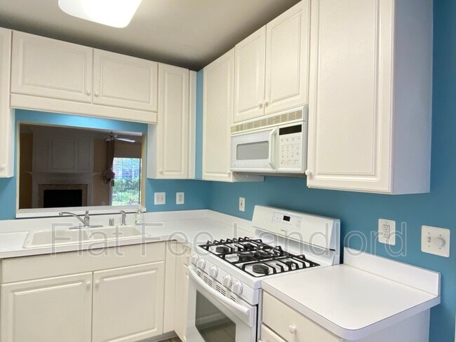 Building Photo - 10353 Sager Ave