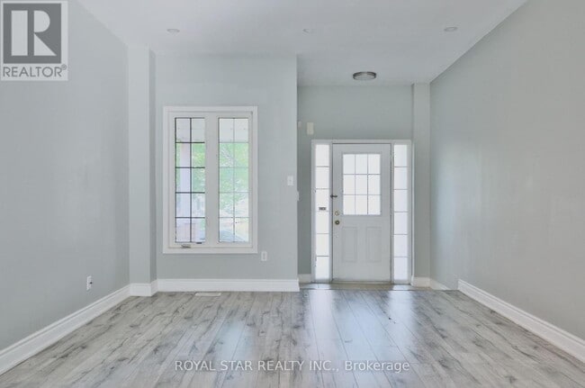 Building Photo - 15 Masters Green Crescent