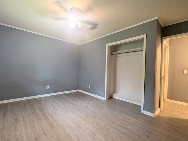 Building Photo - Coming Soon! Home in Hooks