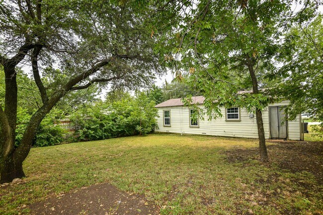 Building Photo - Arlington Heights