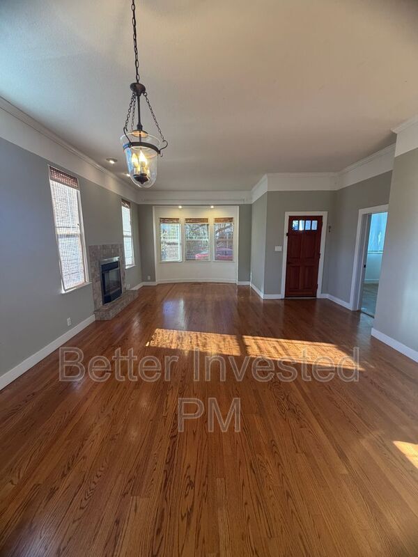 Foto del edificio - 559 N Oak St