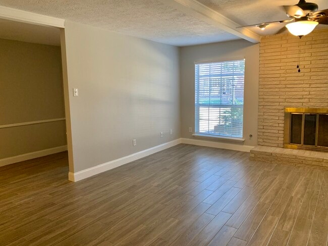 Living Room - 3214 Continental Dr