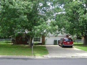 Building Photo - 602 N 34th St