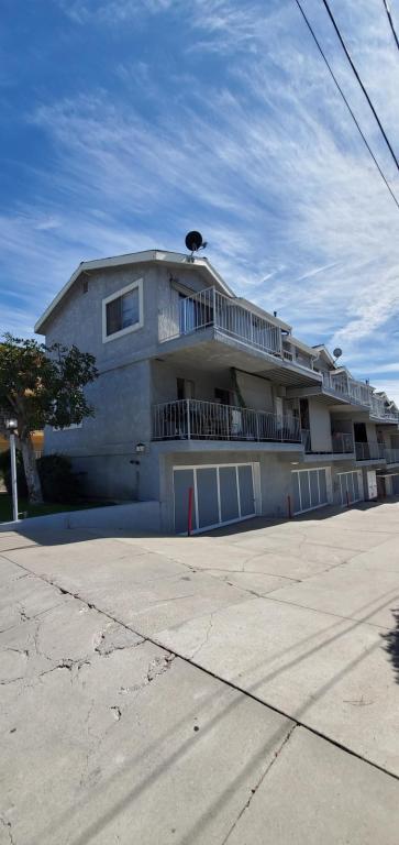 Foto principal - 13416 Mar Vista St
