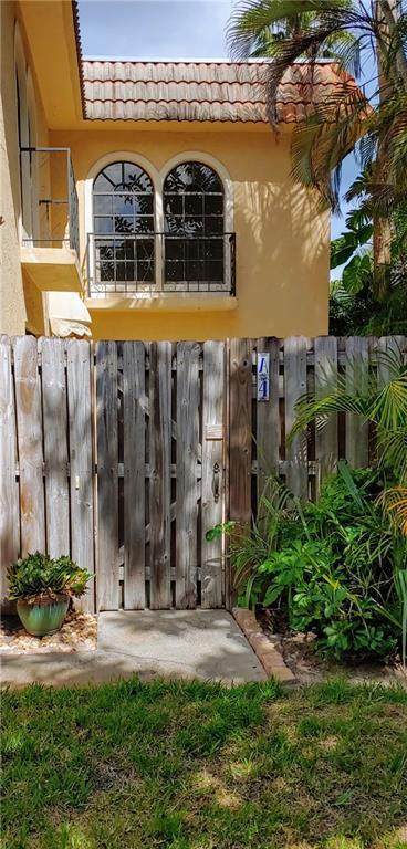 Private Patio Entrance - 1001 Royal Palm Blvd