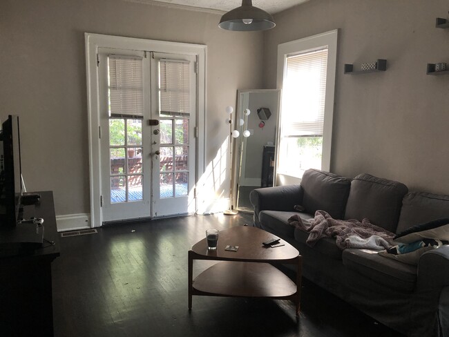 Foto del edificio - 740 Barnett St NE
