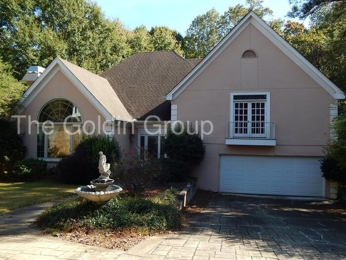 Primary Photo - 920 Manchester Pl in Sandy Springs