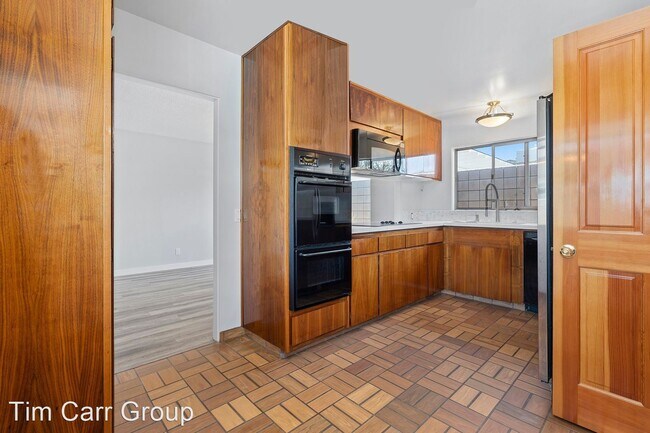 Foto del edificio - 3 br, 3 bath House - 2013 Irvine Ave.