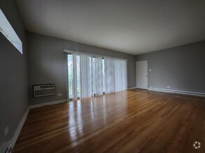 Building Photo - 3115 W 79th St