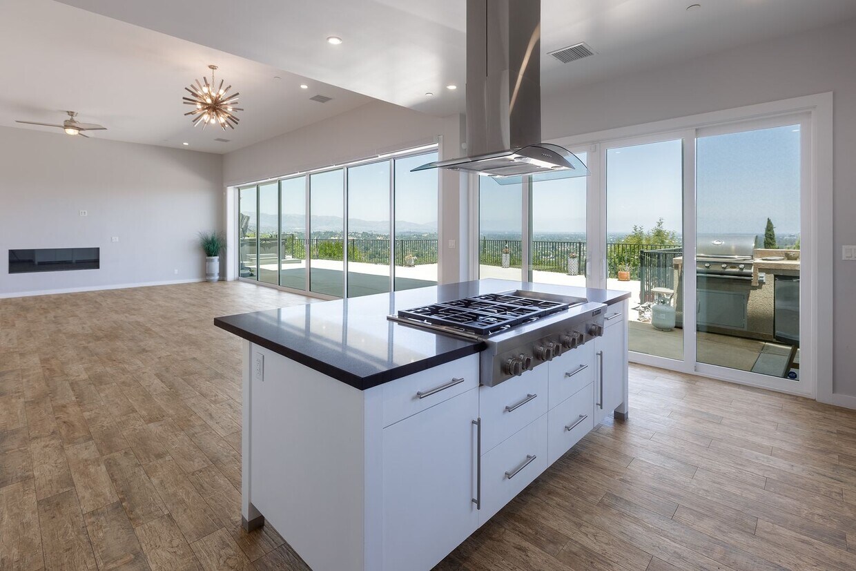 Foto principal - 4 Br 5 Ba with STUNNING VIEWS and Jacuzzi