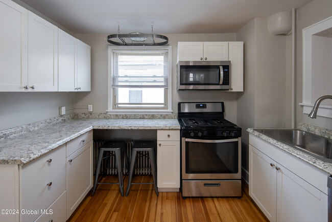 Building Photo - 2418 4th Ave