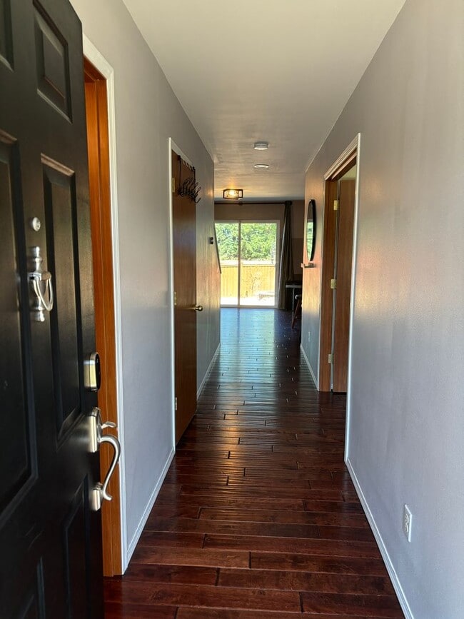 Foto del edificio - Updated and Spacious 3 Bed Yelm Rental!