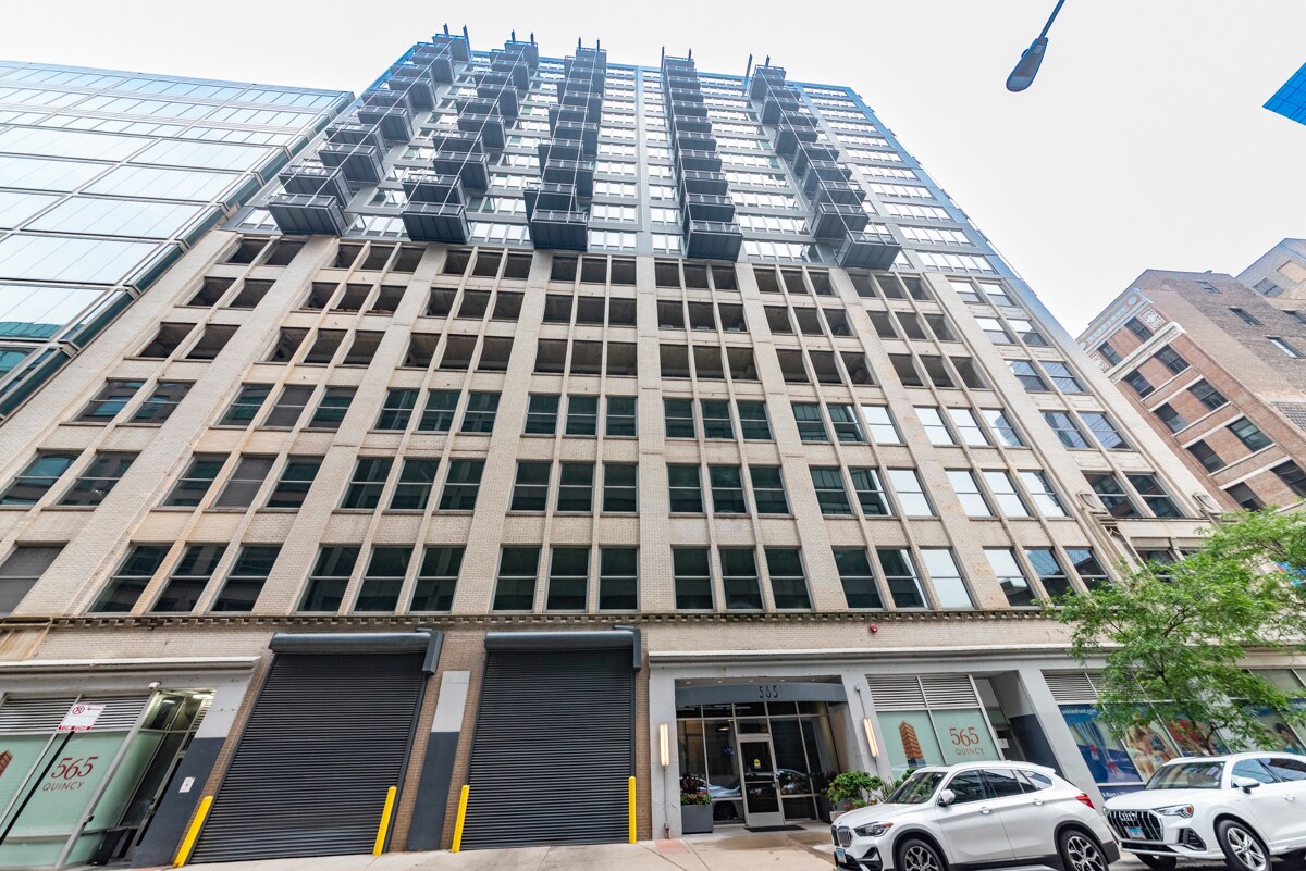 Foto principal - 565 W Quincy St