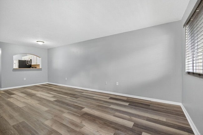 Foto del edificio - 3770 N Jog Rd