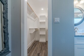 Building Photo - 1224 Avenue K
