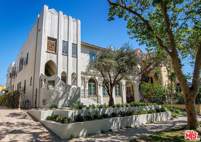 Foto del edificio - 306 N Orange Dr