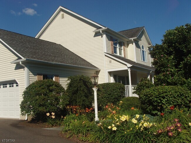 Building Photo - 108 Hodge Rd