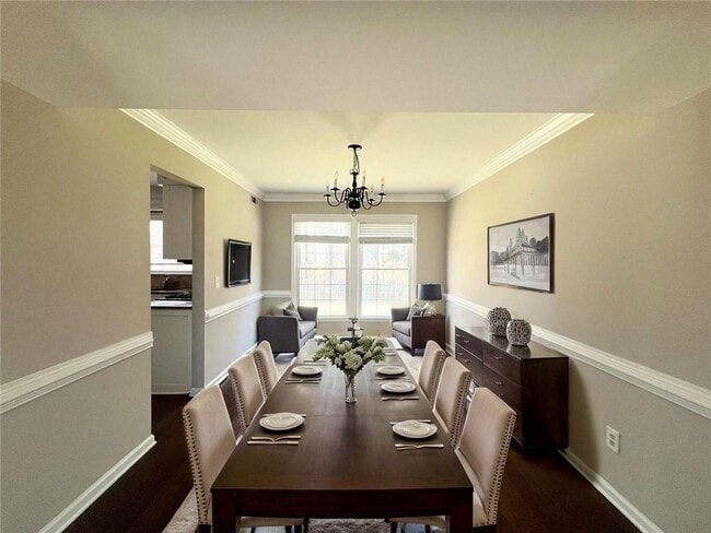 Building Photo - 450 Mikasa Dr