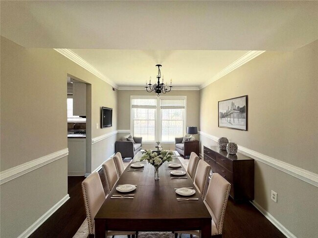 Foto del edificio - 450 Mikasa Dr